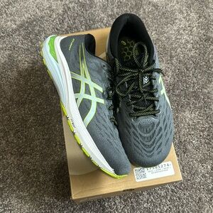 ASICS GT-2000 11 size 10.5